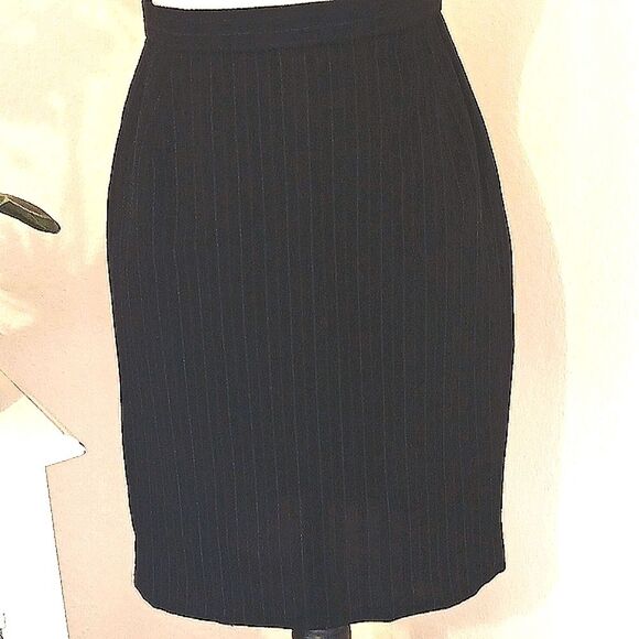 Donna Karan Essentials Pinstripe Skirt. Career. Professional - Picture 2 of 12